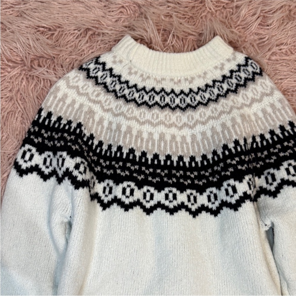 Universal Thread Monochrome Knit Turtleneck Sweater - Picture 8 of 11